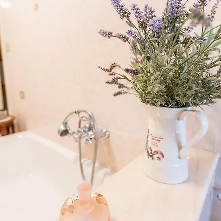 Montebello, By Short Holidays Bolonia