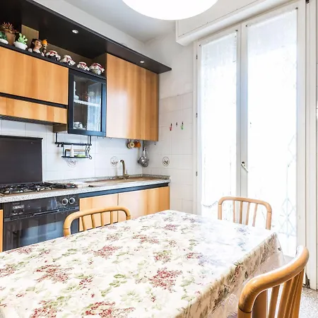 Montebello, By Short Holidays * Bolonia