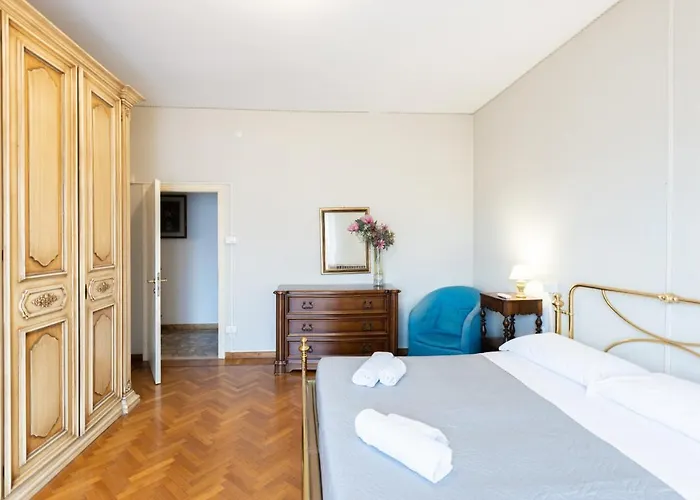 Montebello, By Short Holidays شقة