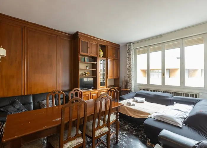 Montebello, By Short Holidays アパート *