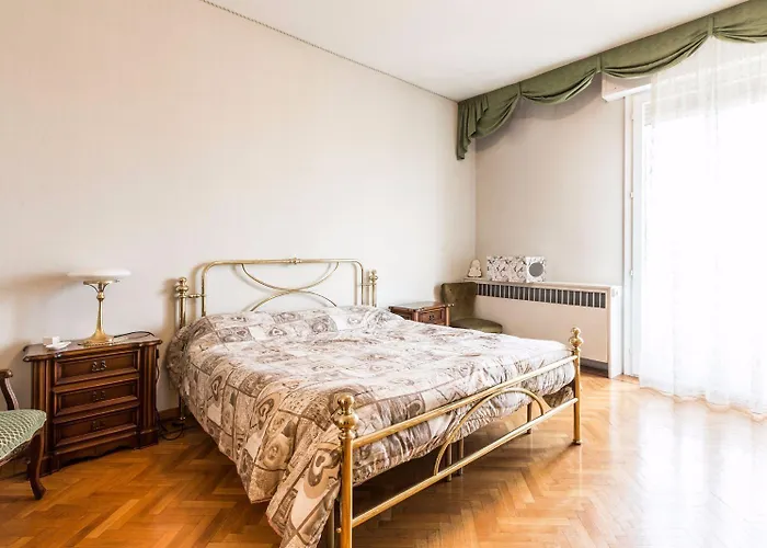 Montebello, By Short Holidays