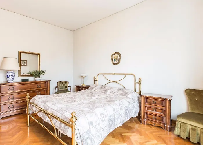 Montebello, By Short Holidays アパート *